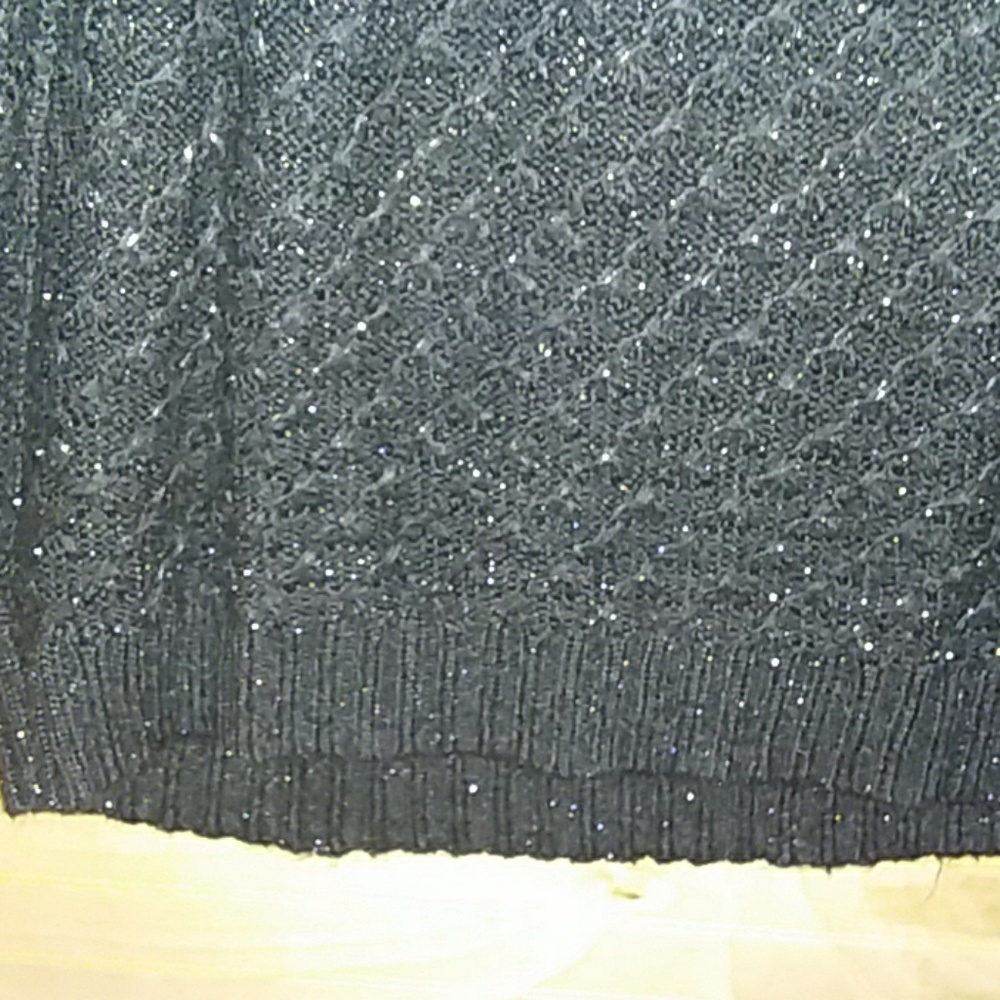 Sweater - Picture 6 of 7